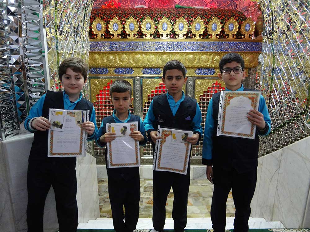 تقدیر از دانش آموزان برتر مسابقات قرآنی