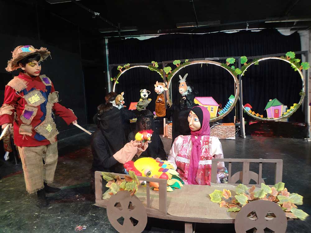 کسب مقام اول شهرستان در مسابقات نمایش عروسکی آموزشگاه های شهرستان آمل